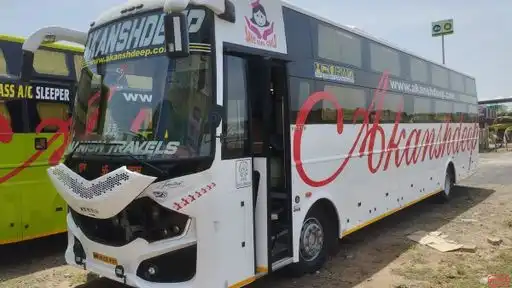 Humrahi Travels Bus-Front Image