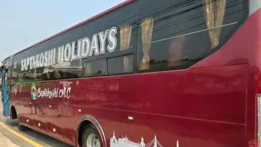 H S India Tour and Tour Bus-Front Image