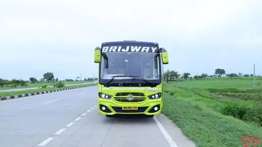 Shree Khurana Shabrij Travels Bus-Front Image