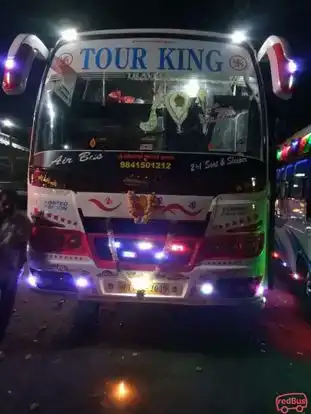 TOUR KING Bus-Front Image