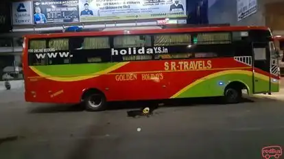 Golden Holidays Bus-Side Image