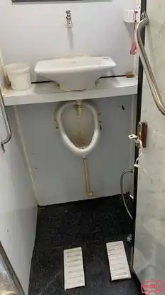 D.K. Travels Saraswat Bus-Amenities Image