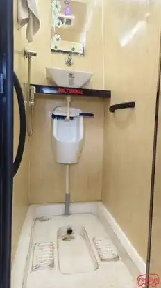 Ravi Multani Sona Bus-Amenities Image