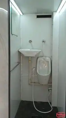 Gayatri Travels Bus-Amenities Image