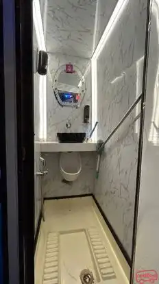 Yogi Travels Bus-Amenities Image