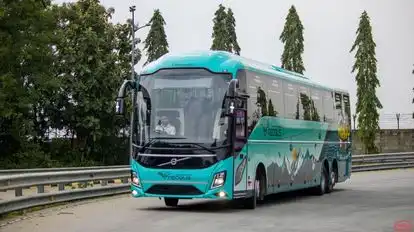 Reo India Travels Bus-Front Image