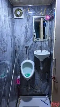 Goldline Super Deluxe Bus-Amenities Image