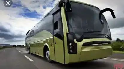 Fox Travel Bus-Front Image