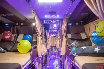 V2K Travels Bus-Front Image