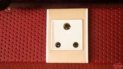 KMRL Kalaimakal Bus-Amenities Image