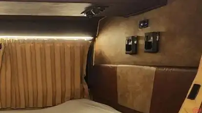 Yash Yatra Tour Orgniser Bus-Amenities Image