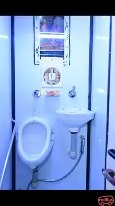 Shri Ganesh Travels (LR SIYOL) Bus-Amenities Image