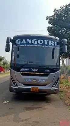 Sri Gangotri Tours and Travels Bus-Front Image