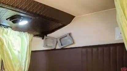 Sri Kumaran Travels Bus-Amenities Image