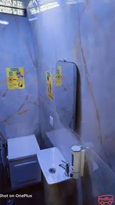 Sri Kumaran Travels Bus-Amenities Image