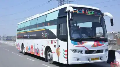 Holiday Delights Bus-Side Image