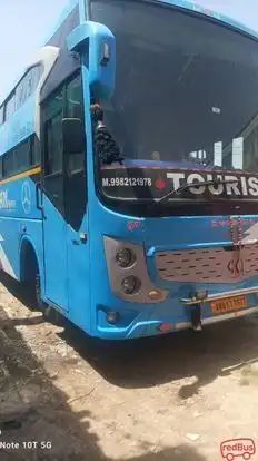 Siddhivinayak Travels Bus-Front Image