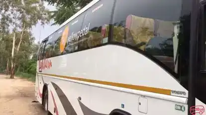 YellowPedal Bus-Side Image