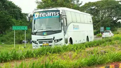 Dreams Connect Bus-Front Image