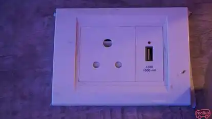 Shreyas Travels Bus-Amenities Image