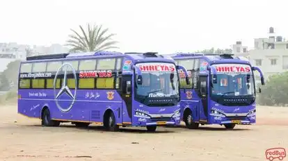 Shreyas Travels Bus-Front Image