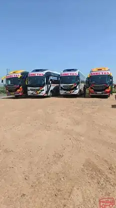 Shreyas Travels Bus-Side Image
