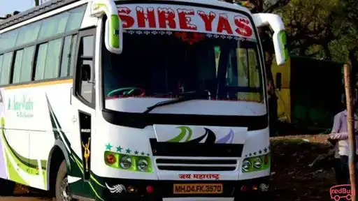 Shreyas Travels Bus-Front Image