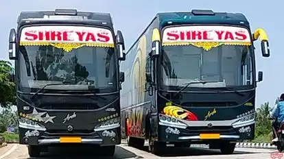 Shreyas Travels Bus-Front Image