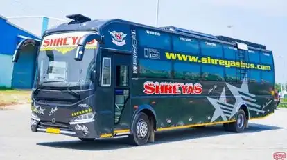 Shreyas Travels Bus-Front Image