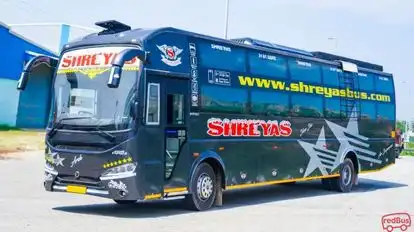 Shreyas Travels Bus-Front Image