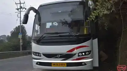 Zingbus Plus Bus-Front Image