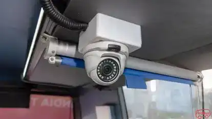 Yolo Bus Bus-Amenities Image