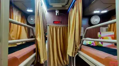 Yolo Bus Bus-Seats Image