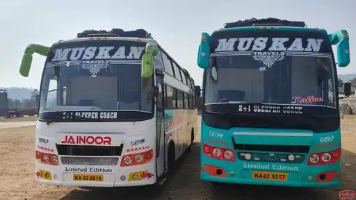 Muskan Travels Bus-Front Image