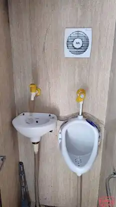 BT Travels Bus-Amenities Image