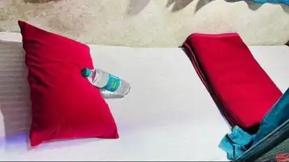 Pinky Gudiya Travels And Cargo Bus-Amenities Image