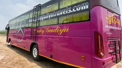 Pinky Gudiya Travels And Cargo Bus-Front Image