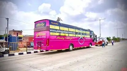 Pinky Gudiya Travels And Cargo Bus-Side Image