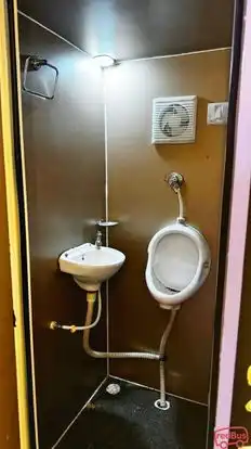 Hari Om Travels (Banswara) Bus-Amenities Image