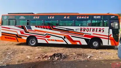 Noori Brothers Trans. Co. Damoh Bus-Side Image