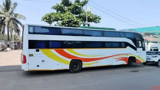 Shirdi Holidays Bus-Front Image