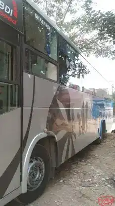 Shatabdi Travels Lucknow Bus-Side Image