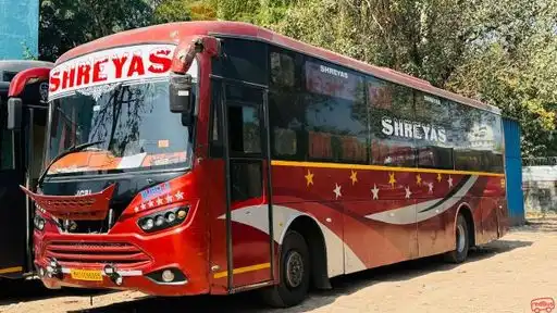 Shreyash Travels Bus-Front Image