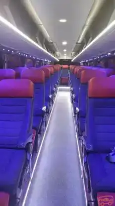 Yolo Bus Bus-Seats Image