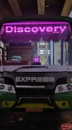 Discovery Express Bus-Front Image