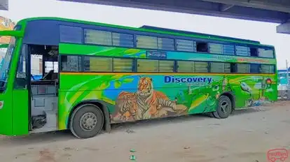 Discovery Express Bus-Side Image