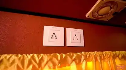 Shatabdi Travels Bus-Amenities Image