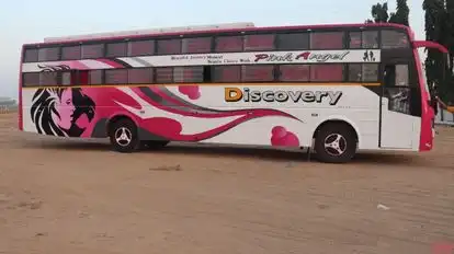 Discovery Travels Bus-Side Image