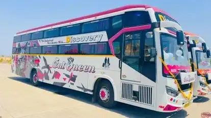 Discovery Travels Bus-Side Image