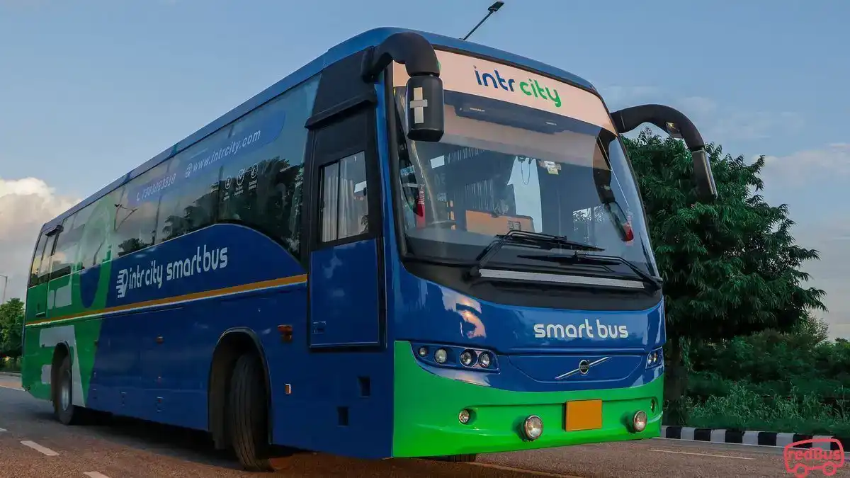 IntrCity SmartBus Bus-Front Image